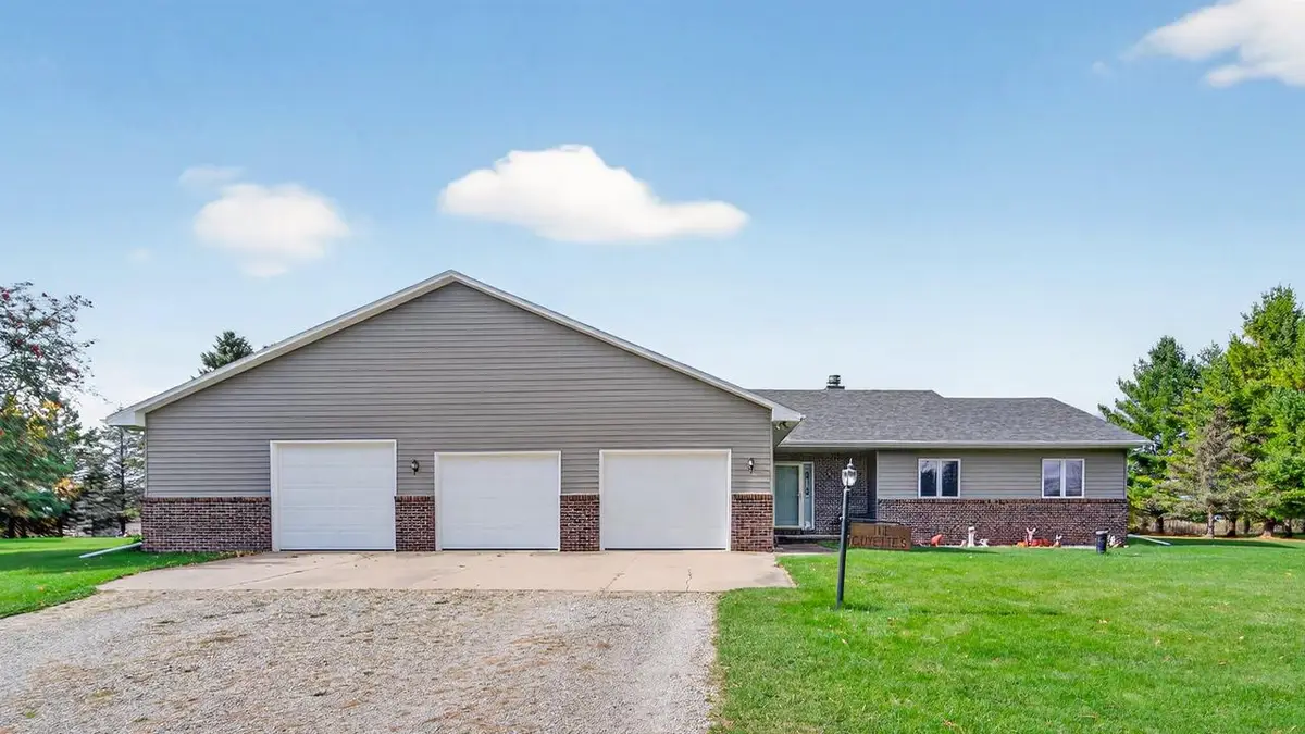 N975 FOX SPRINGS DRIVE, Greenville, WI 54942 - Image #1