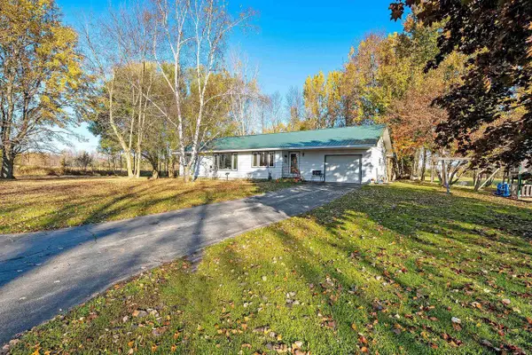W4716 APPLE LANE, Marinette, WI 54143