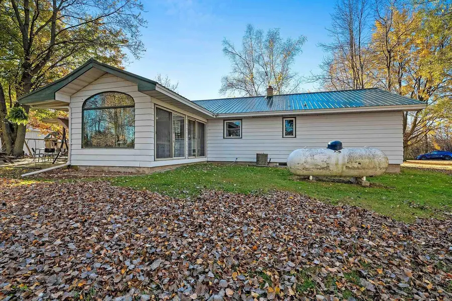 W4716 APPLE LANE, Marinette, WI 54143 - Image #3