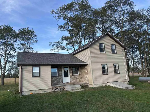 W8518 County Road F, Cascade, WI 53011