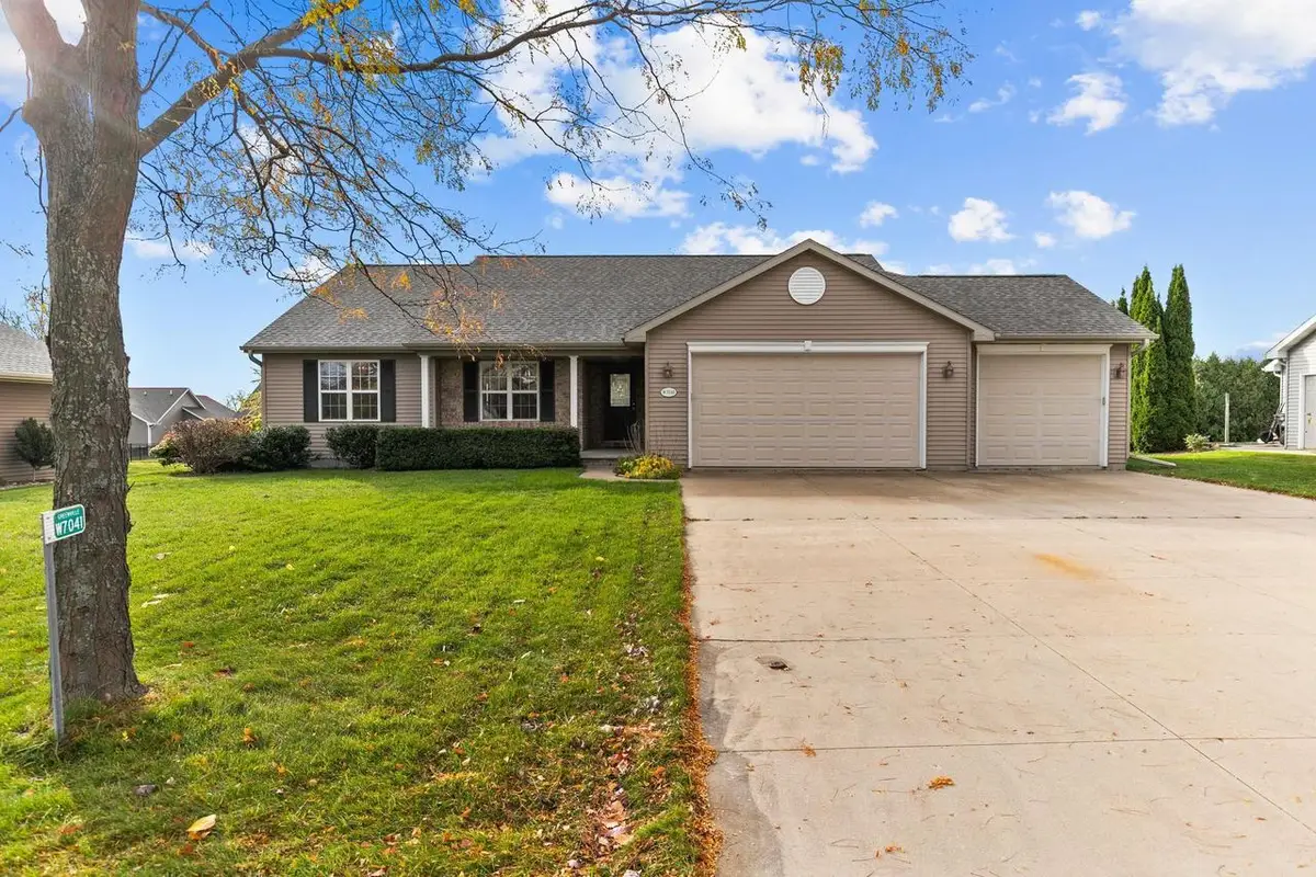 W7041 GLEN VALLEY DRIVE, Greenville, WI 54942 - Image #1