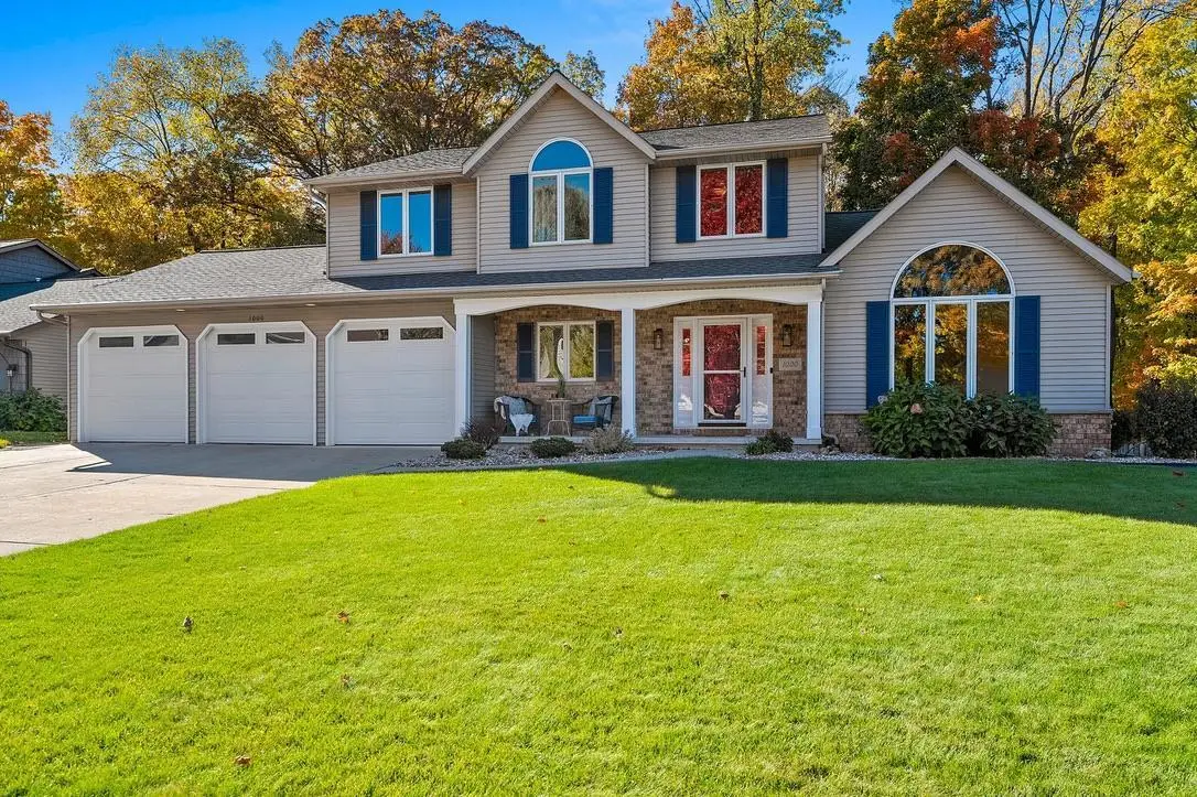 1000 ROLLING GREEN DRIVE, Green Bay, WI 54313 - Image #1