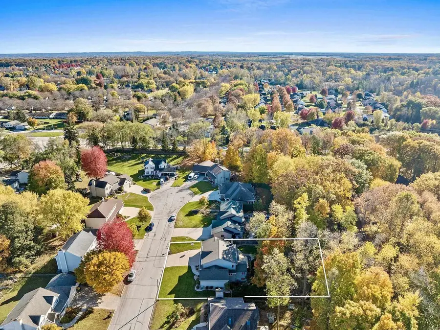 1000 ROLLING GREEN DRIVE, Green Bay, WI 54313 - Image #2