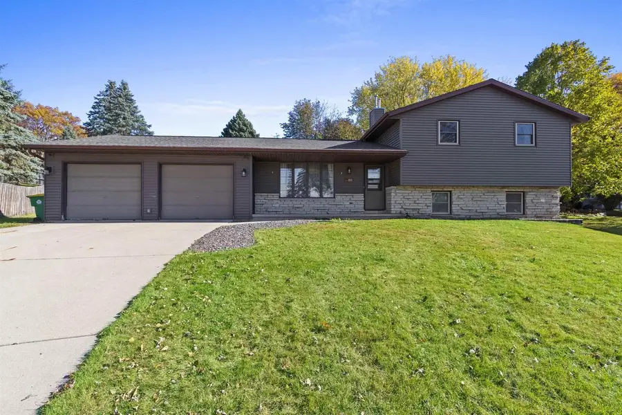 953 HILLY HAVEN COURT, Green Bay, WI 54311 - Image #2