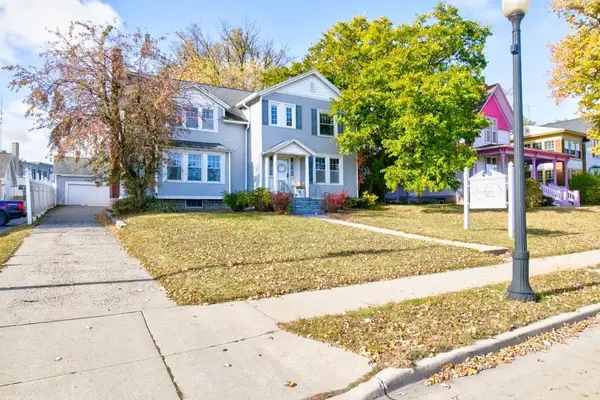 1851 RIVERSIDE AVENUE, Marinette, WI 54143