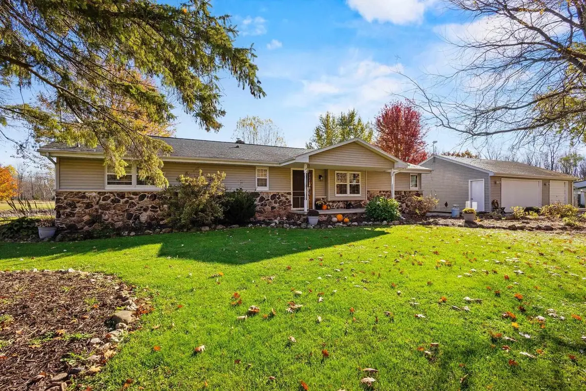 N4742 THOMPSON ROAD, Shiocton, WI 54170 - Image #1