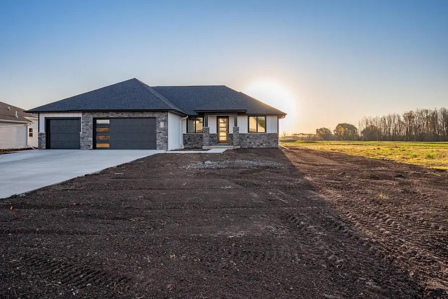 713 ROYAL ST PATS DRIVE, Wrightstown, WI 54180 - Image #3