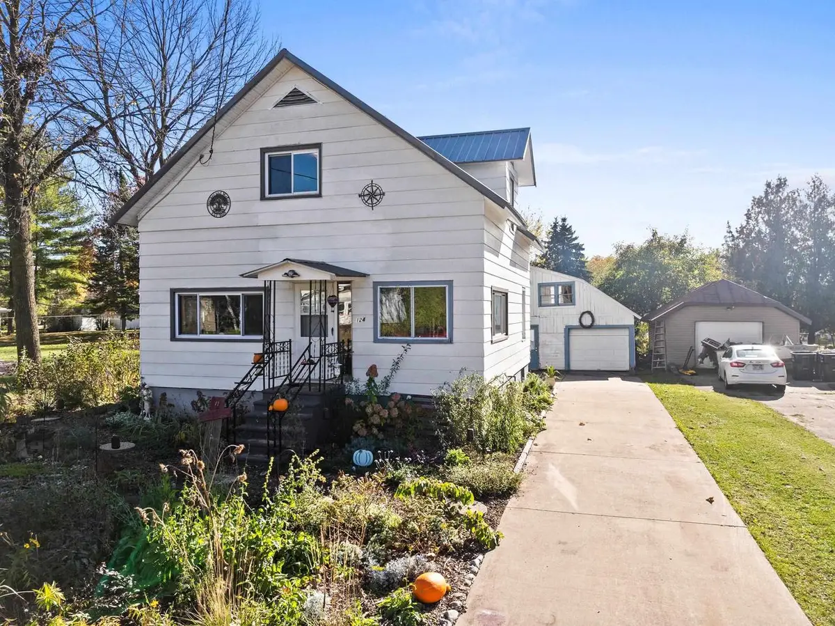 124 W CEDAR STREET, Gillett, WI 54124 - Image #1