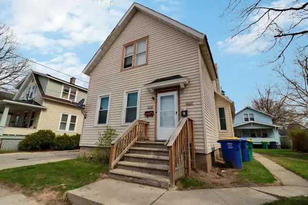 1015 E WALNUT STREET, Green Bay, WI 54301