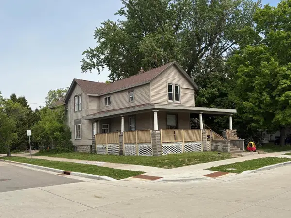 420 W LINCOLN AVENUE, Oshkosh, WI 54901