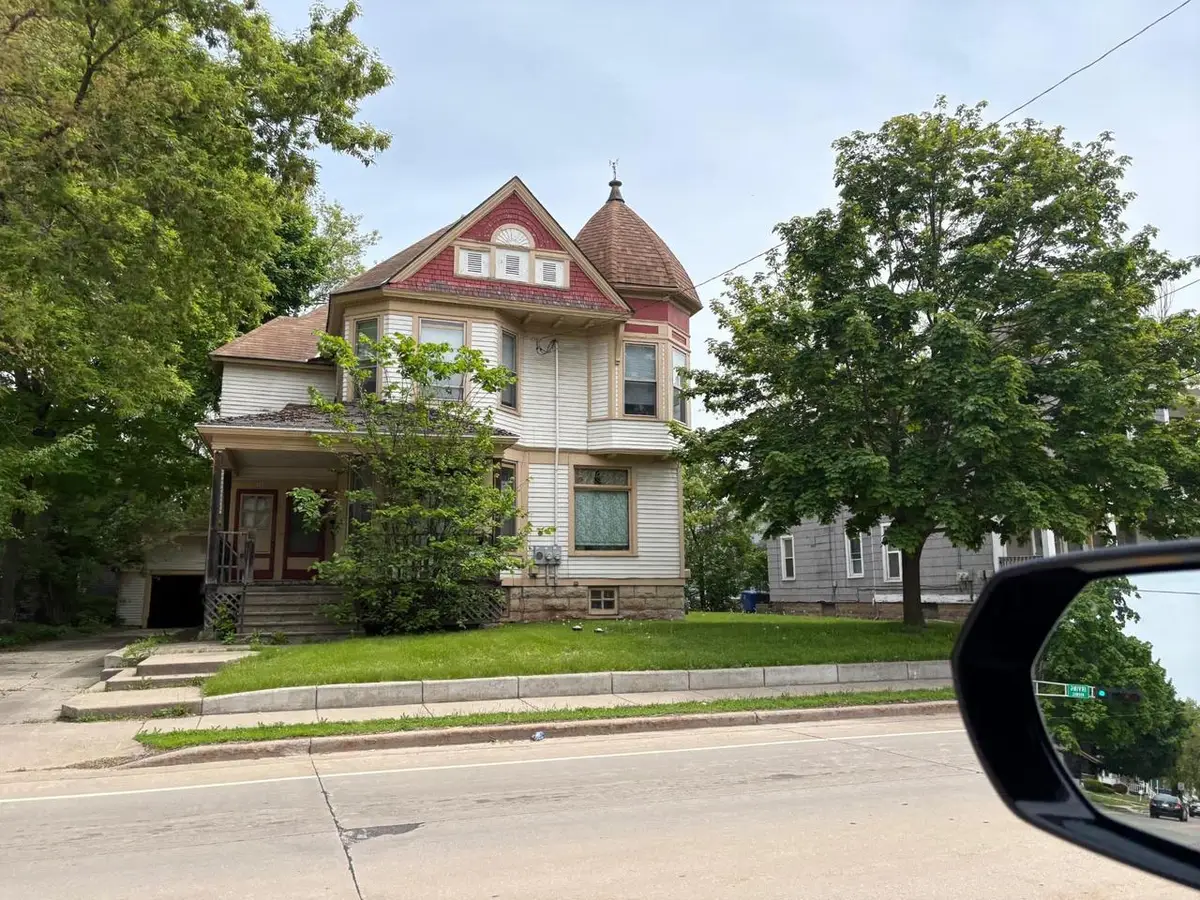 650 JACKSON STREET, Oshkosh, WI 54901 - Image #1