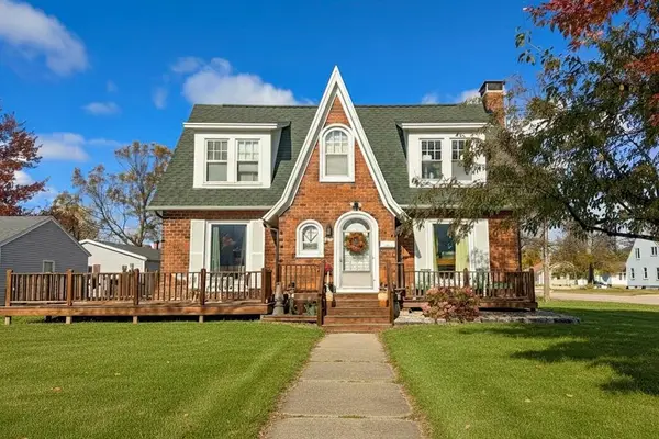 1800 16TH AVENUE, Menominee, MI 49858