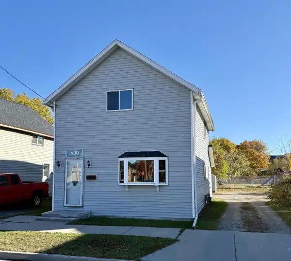 830 WELLS STREET, Marinette, WI 54143