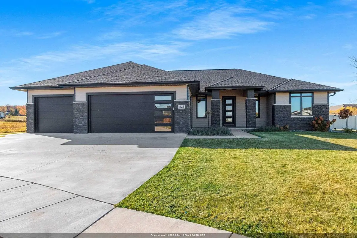 1526 RED HAWK LANDING TRAIL, De Pere, WI 54115 - Image #1