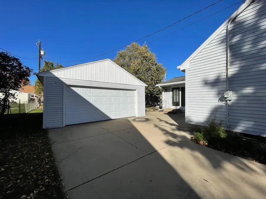 2252 CENTER STREET, Green Bay, WI 54304 - Image #2