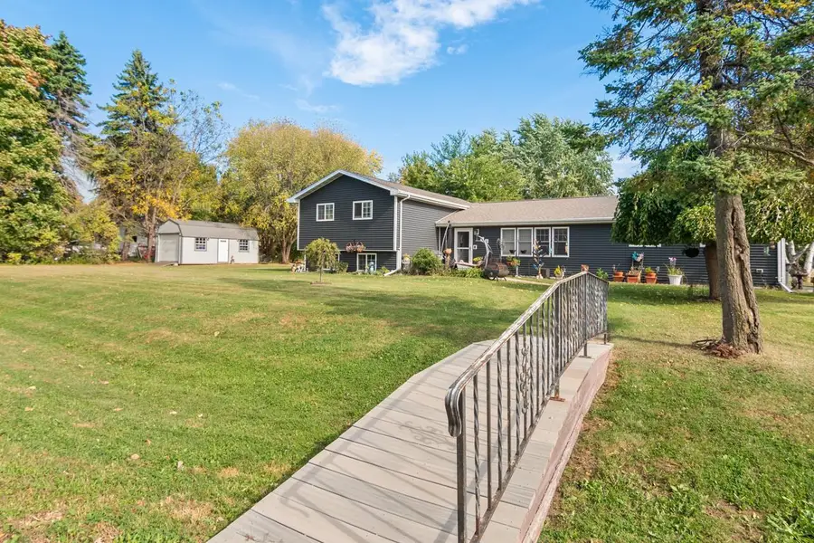 10 MARYDEN ROAD, Oshkosh, WI 54904 - Image #2