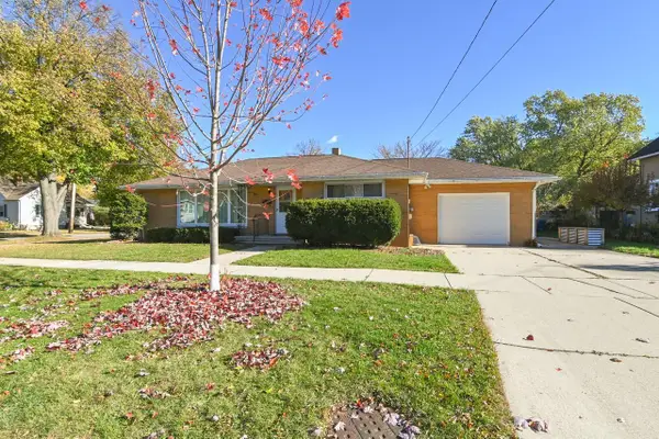 905 S IRWIN AVENUE, Green Bay, WI 54301