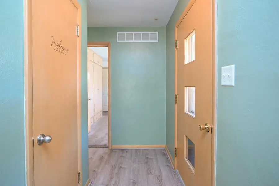 905 S IRWIN AVENUE, Green Bay, WI 54301 - Image #2