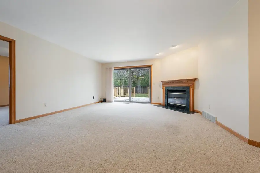 38 SPENCER VILLAGE COURT, Appleton, WI 54914 - Image #2