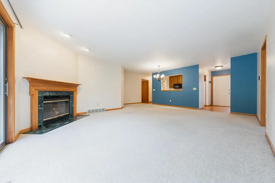 38 SPENCER VILLAGE COURT, Appleton, WI 54914 - Image #3
