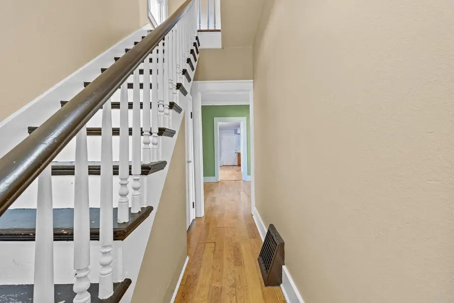 417 W 10TH AVENUE, Oshkosh, WI 54902 - Image #3