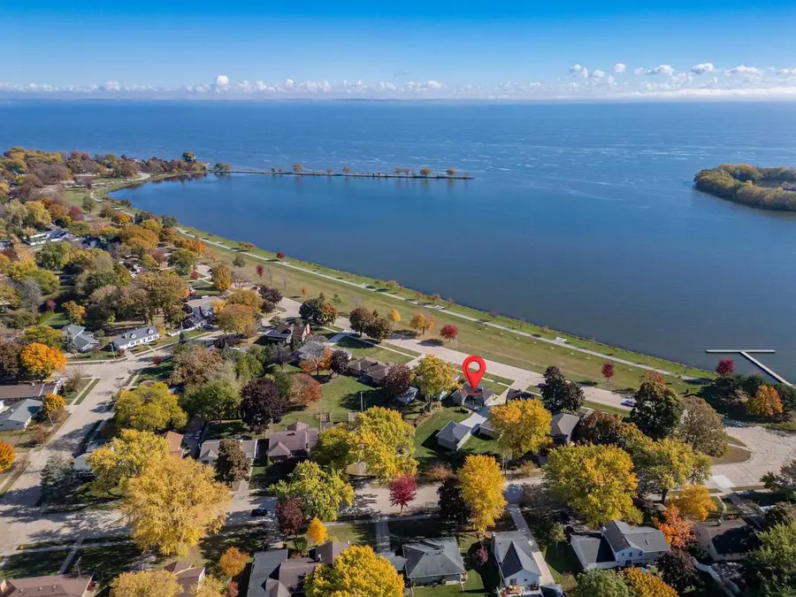 1322 MENOMINEE DRIVE, Oshkosh, WI 54901 - Image #3