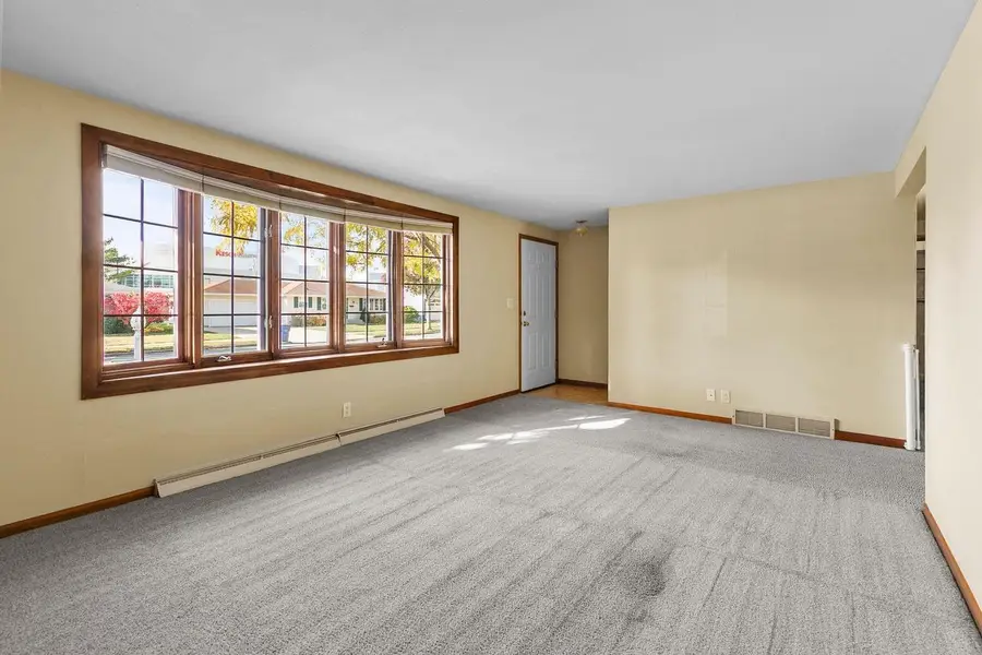 1076 SHADOW LANE, Green Bay, WI 54304 - Image #3