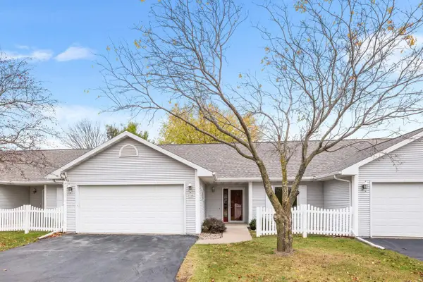 1568 S OAKWOOD ROAD, Oshkosh, WI 54904