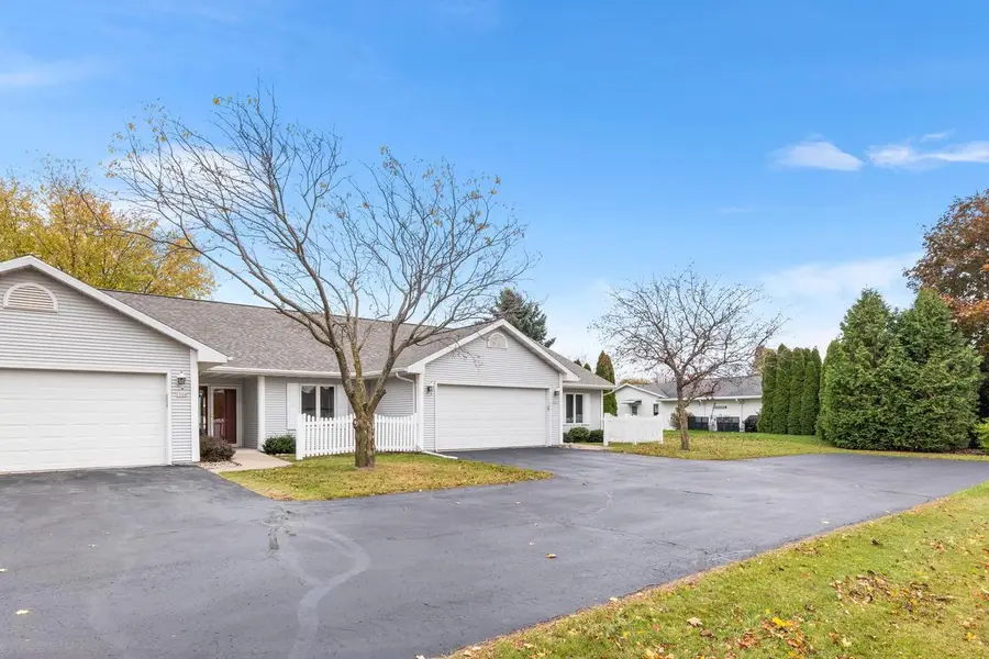 1568 S OAKWOOD ROAD, Oshkosh, WI 54904 - Image #2