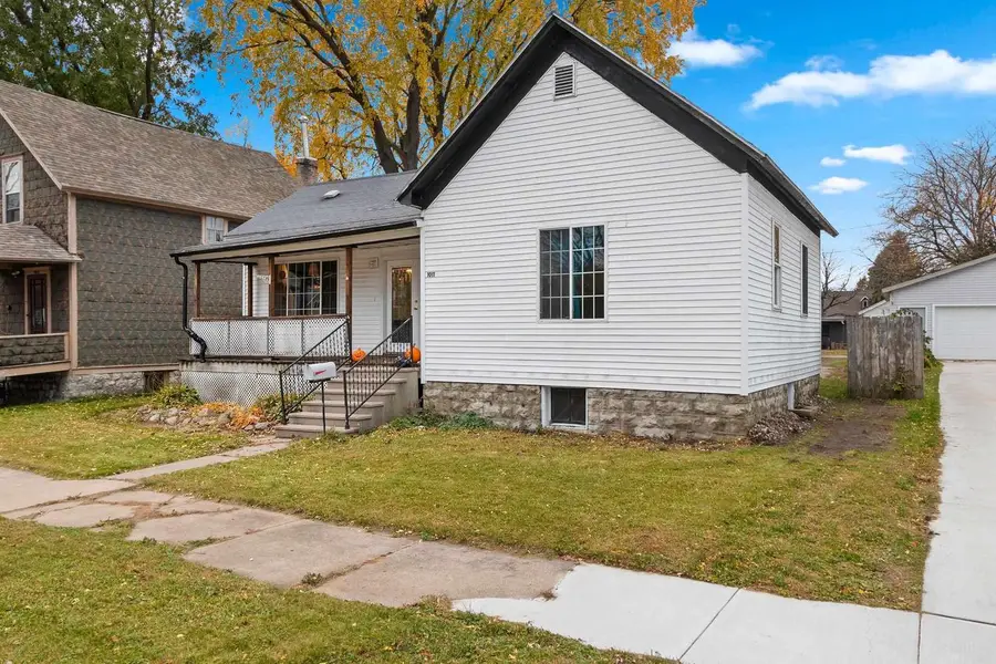 1011 BLAINE STREET, Marinette, WI 54143 - Image #3