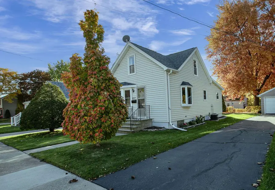 617 8TH STREET, Menasha, WI 54952 - Image #2