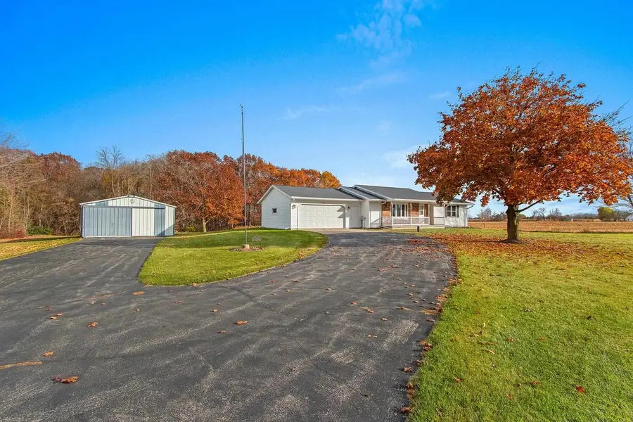 230 COUNTY LINE ROAD, De Pere, WI 54115 - Image #3