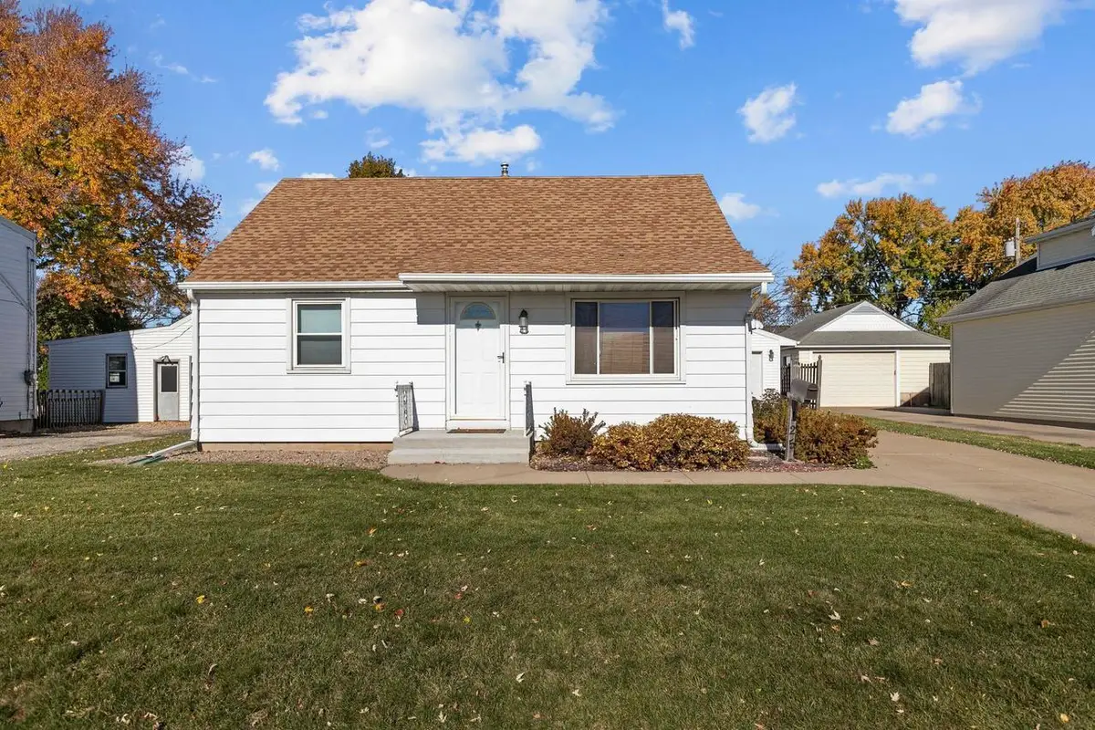 125 W CECIL STREET, Neenah, WI 54956 - Image #1