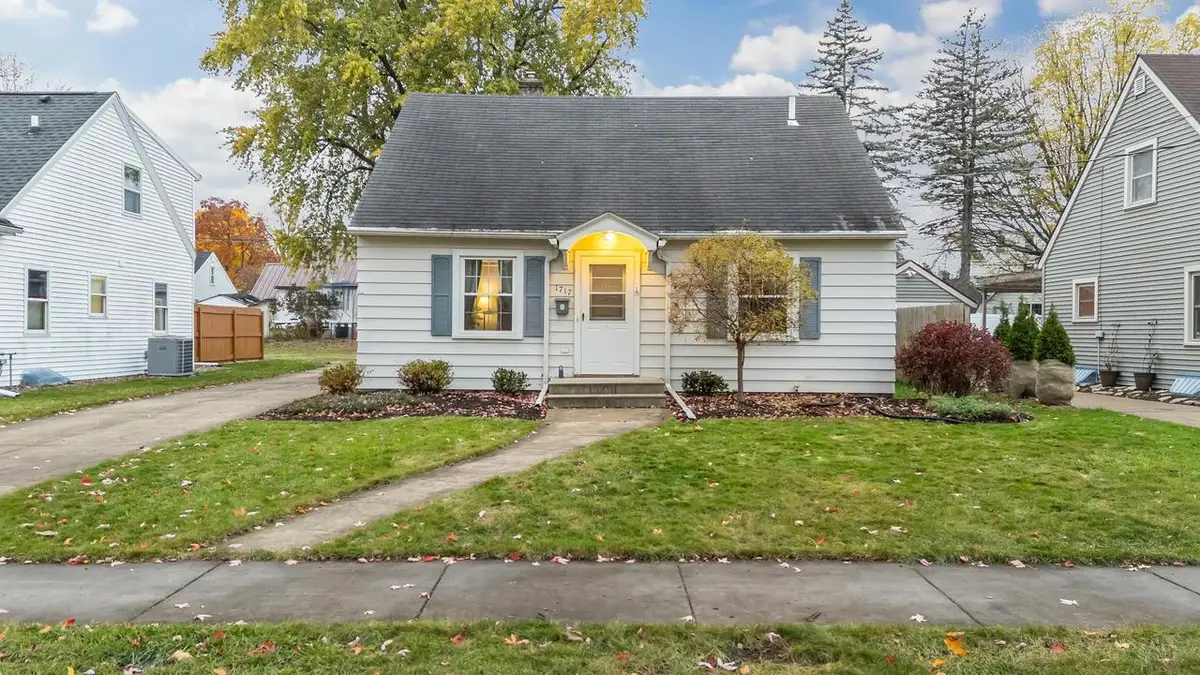 1717 N HARRIMAN STREET, Appleton, WI 54911 - Image #1