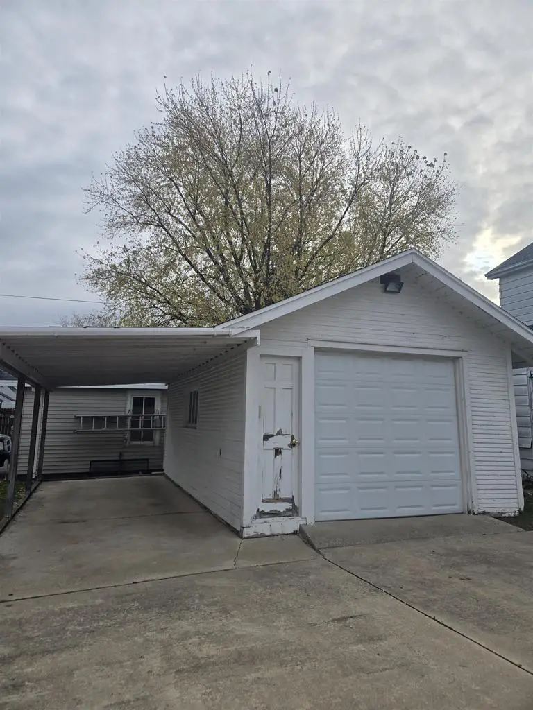 51 W 12TH AVENUE, Oshkosh, WI 54902 - Image #2