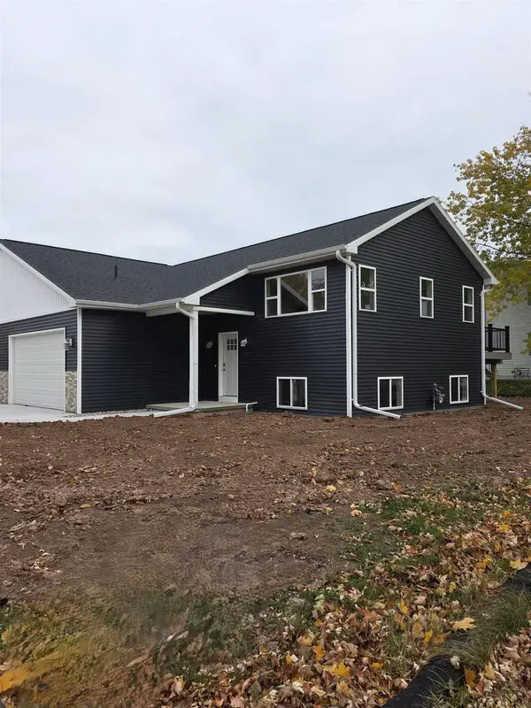 982 BYRD AVENUE, Neenah, WI 54956