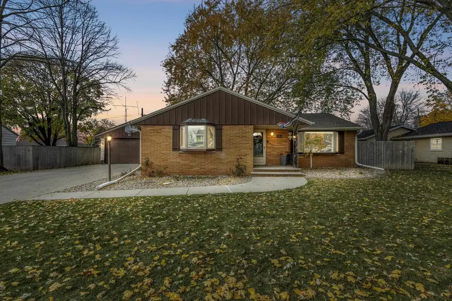 906 SILVER STREET, De Pere, WI 54115 - Image #2