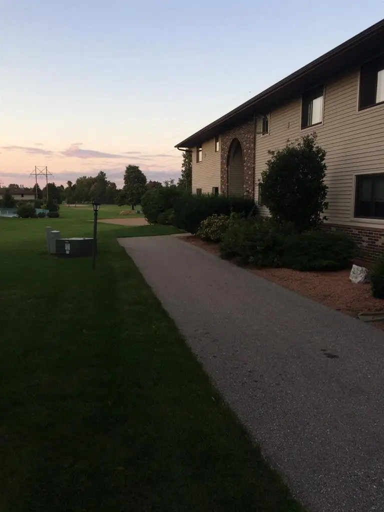 1735 MARICOPA DRIVE, Oshkosh, WI 54904 - Image #1