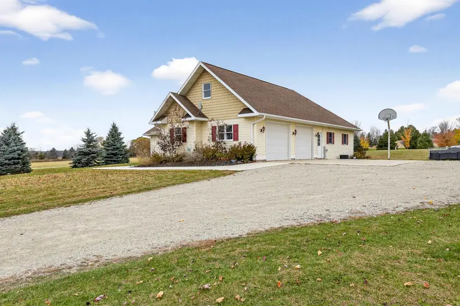 W7628 CENTER VALLEY ROAD, Shiocton, WI 54170 - Image #2