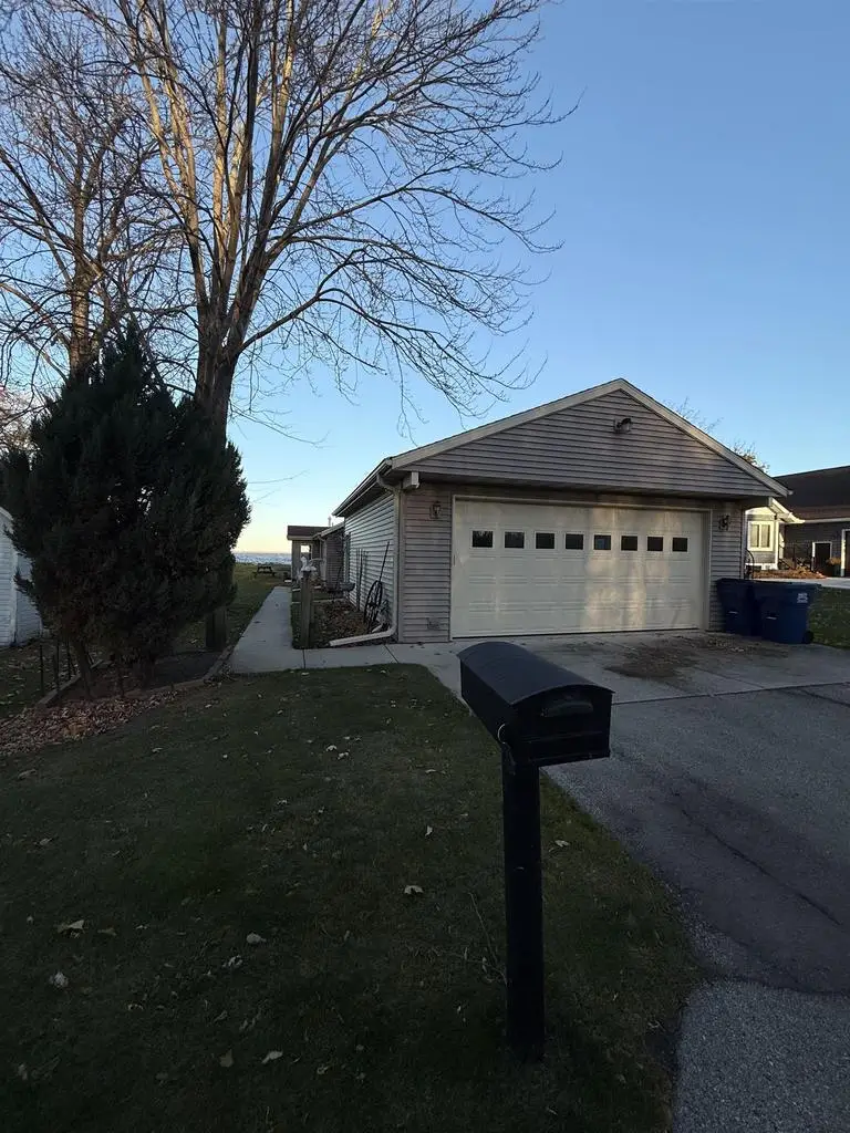 N8464 MINAWA BEACH ROAD, Fond Du Lac, WI 54937 - Image #2