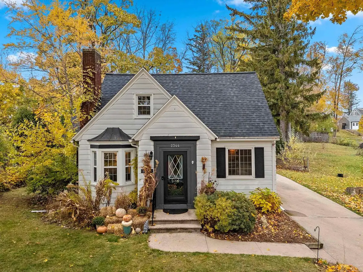 2344 OAKWOOD AVENUE, Green Bay, WI 54301 - Image #1