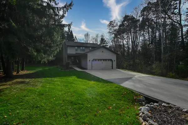 1812 SMOKEY COURT, Suamico, WI 54173