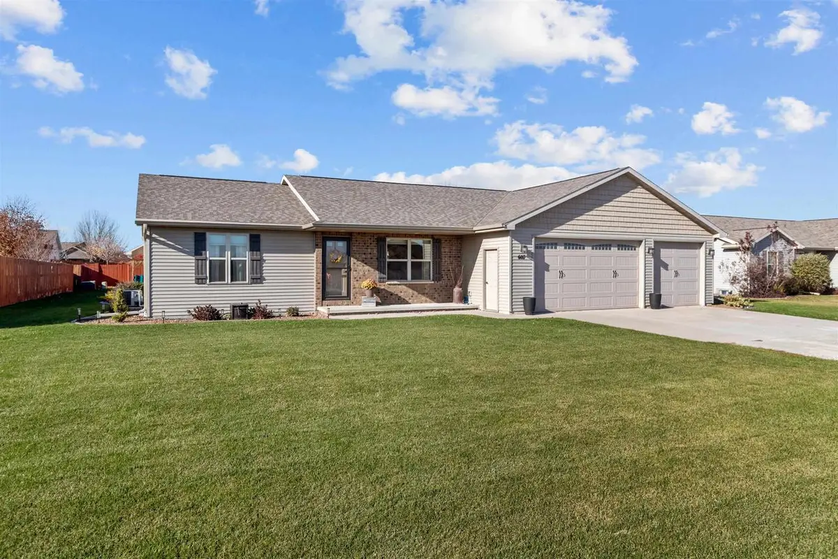 607 DEBRUIN ROAD, Combined Locks, WI 54113 - Image #1