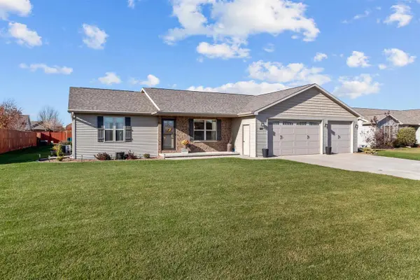 607 DEBRUIN ROAD, Combined Locks, WI 54113