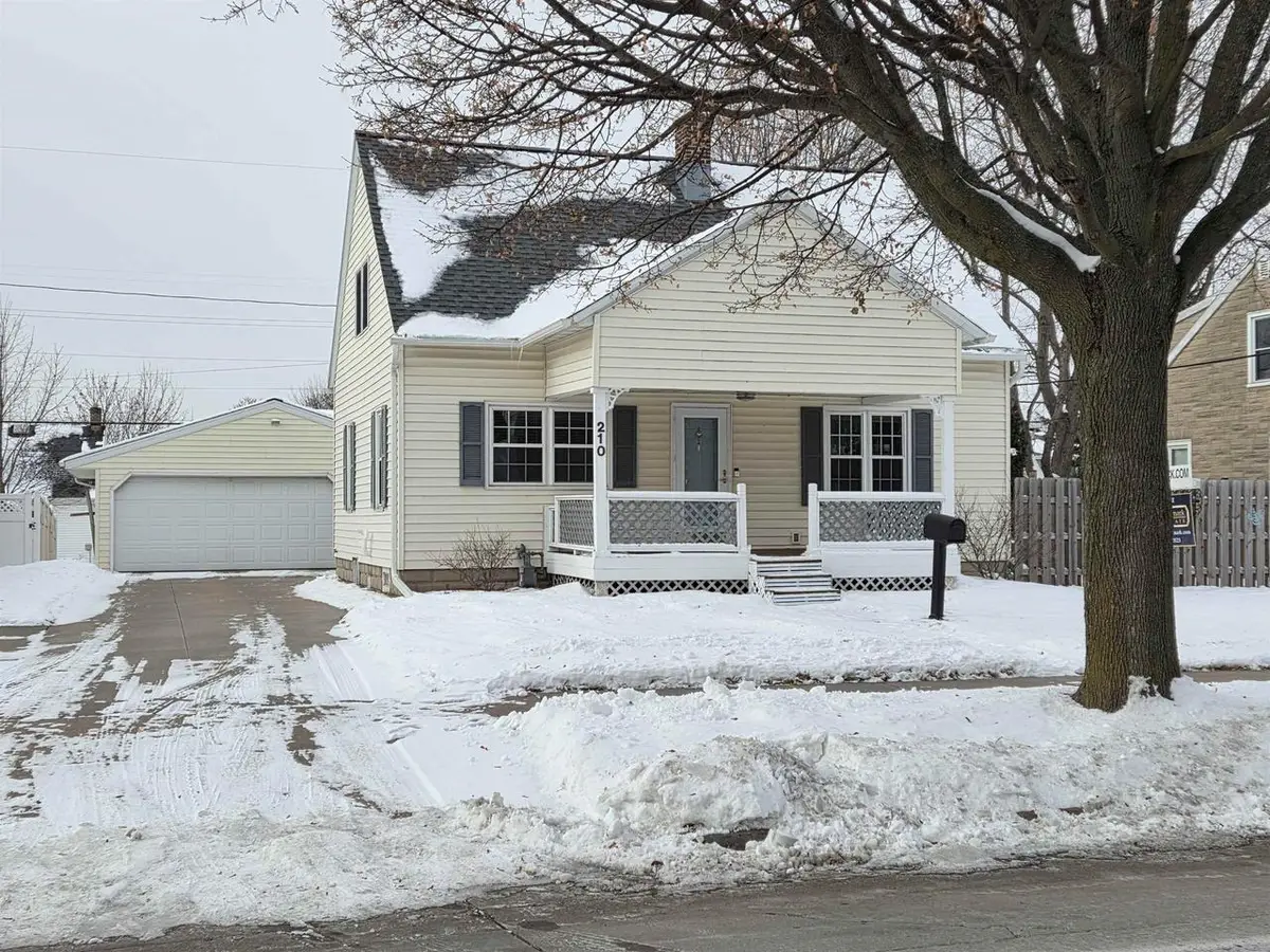 210 S JOHN STREET, Kimberly, WI 54136 - Image #1