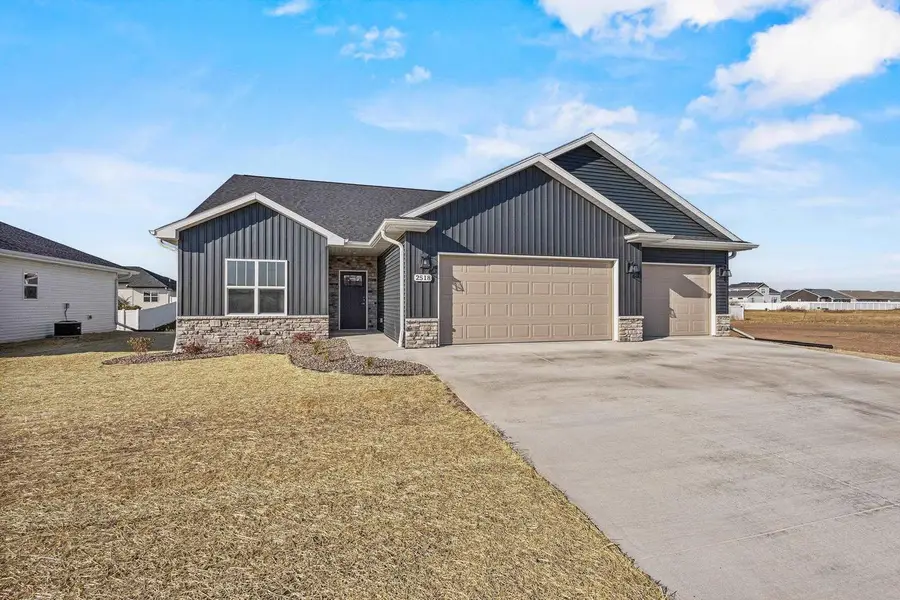 2518 TIPPERARY TRAIL, De Pere, WI 54115 - Image #3