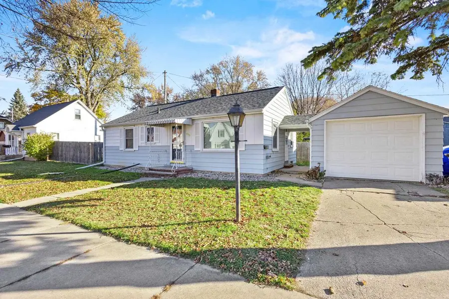 400 S DOUGLAS STREET, Appleton, WI 54914 - Image #2