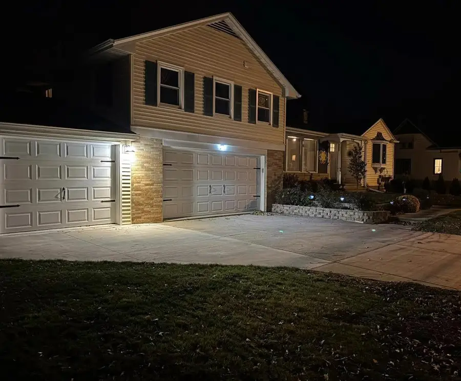 1430 W 9TH AVENUE, Oshkosh, WI 54902 - Image #2