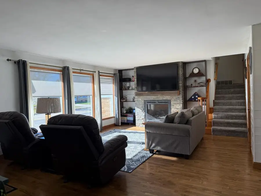 1430 W 9TH AVENUE, Oshkosh, WI 54902 - Image #3