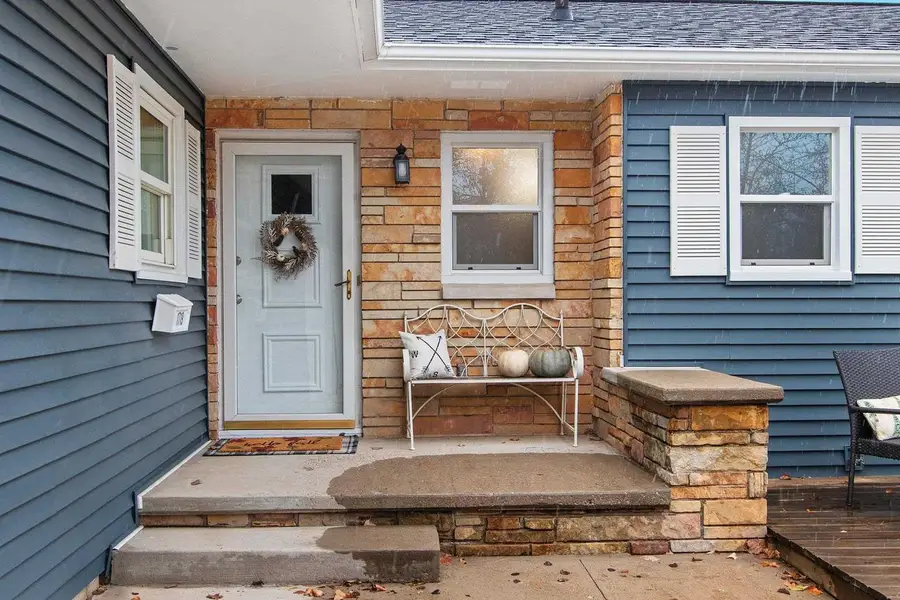 1719 S PERKINS STREET, Appleton, WI 54914 - Image #3